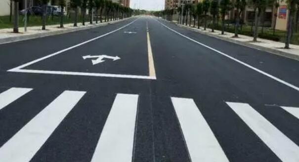 廠里道路劃線是否是必須的？?jī)?yōu)化交通秩序，提升安全性