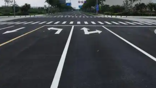 蘇州相城區(qū)廠區(qū)劃線選哪家？專業(yè)施工團隊，多年經(jīng)驗值得信賴